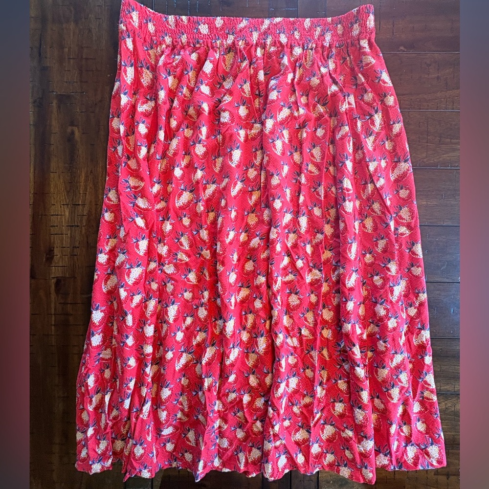 Fat face Strawberry Skirt - Ladies Size 16 - Countryside Charm, Playful Summer